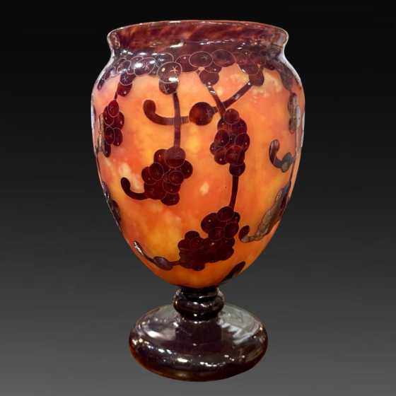 Ваза с виноградным орнаментом, Франция, фирма "La Verre", 1920-1930-е гг.