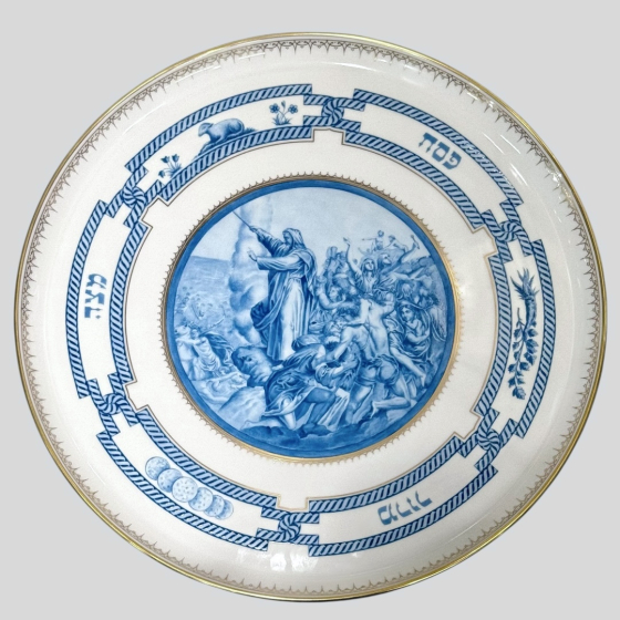 ​Блюдо "Моисей выводит евреев из Египта", Венгрия, фирма "Herend", XXI век, М. Фишер 