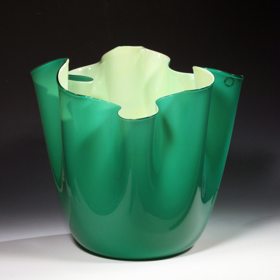 Зелёная ваза «Fazzoletto», Италия, фирма «Venini», 1989 г., P. Venini