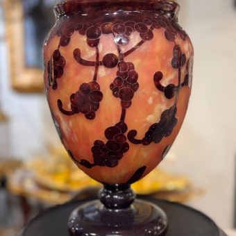 Ваза с виноградным орнаментом, Франция, фирма "La Verre", 1920-1930-е гг.