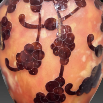 Ваза с виноградным орнаментом, Франция, фирма "La Verre", 1920-1930-е гг.