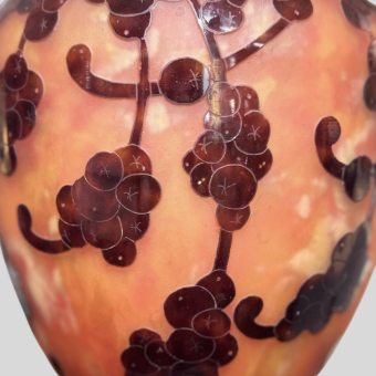 Ваза с виноградным орнаментом, Франция, фирма "La Verre", 1920-1930-е гг.