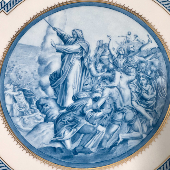 ​Блюдо "Моисей выводит евреев из Египта", Венгрия, фирма "Herend", XXI век, М. Фишер 