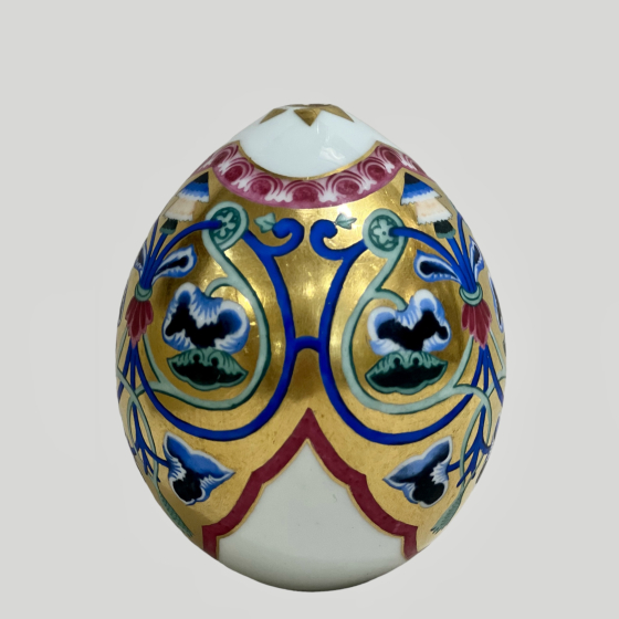 Яйцо пасхальное со стилизованными орнаментами, ИФЗ, 1890-е гг. Яйцо пасхальное со стилизованными орнаментами, ИФЗ, 1890-е гг.