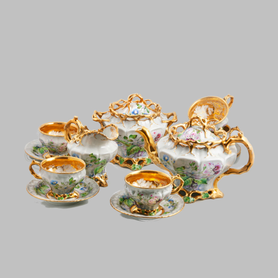Сервиз чайный "Коралловый", Россия, завод "Братьев Корниловых", 1843-1861-е гг. Сервиз чайный "Коралловый", Россия, завод "Братьев Корниловых", 1843-1861-е гг.