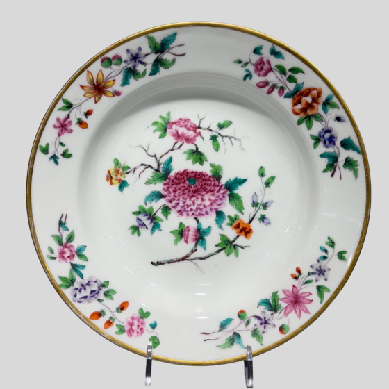 Тарелка в стиле шинуазри, Россия, ИФЗ, 1825-1855-е гг. Тарелка в стиле шинуазри, Россия, ИФЗ, 1825-1855-е гг.