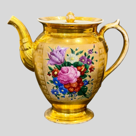 Чайник с цветочной росписью, Россия, завод "Батенина", 1820-е гг. Чайник с цветочной росписью, Россия, завод "Батенина", 1820-е гг.