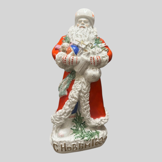 Скульптура "Дед Мороз с подарками", СССР, 1950-е гг., Малышева Н.А. Скульптура "Дед Мороз с подарками", СССР, 1950-е гг., Малышева Н.А.