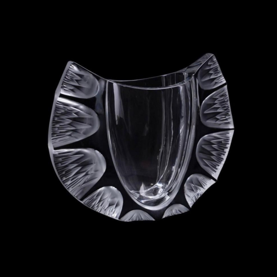 Ваза "Thistle", Франция, фирма "Lalique", XX век Ваза "Thistle", Франция, фирма "Lalique", XX век