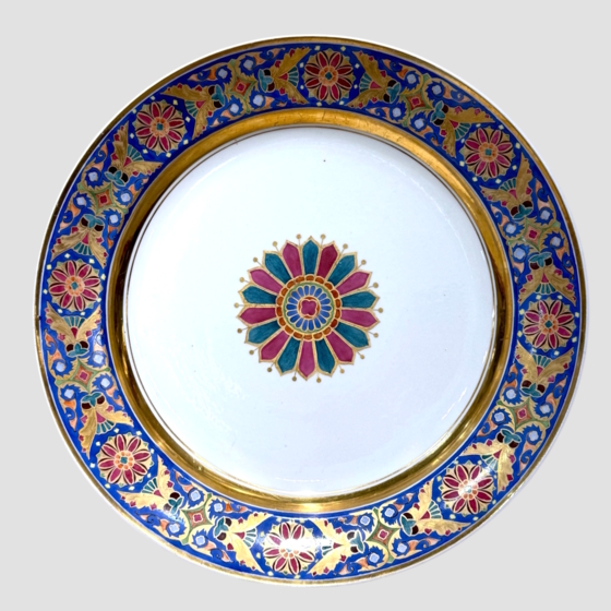 ​Блюдо из готического сервиза, Россия, ИФЗ, 1825-1855 гг.