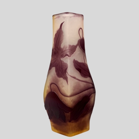 ​Ваза "Клематисы", Франция, фирма "Галле", 1900-1914 гг.