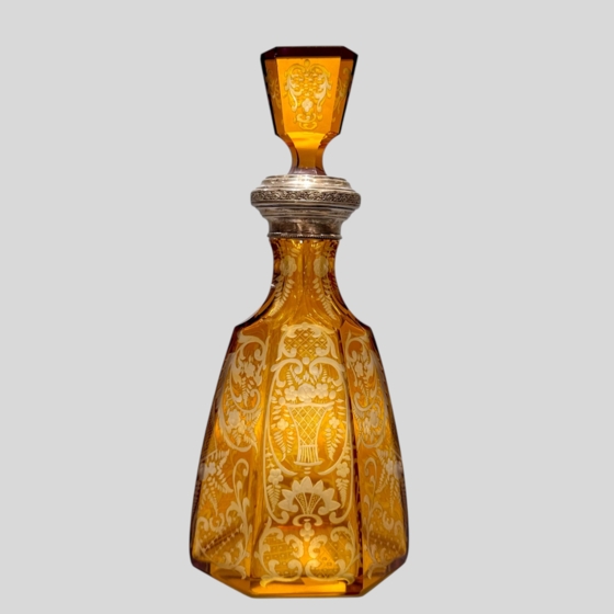 Шестригранный графин янтарного цвета, Западная Европа, XIX век