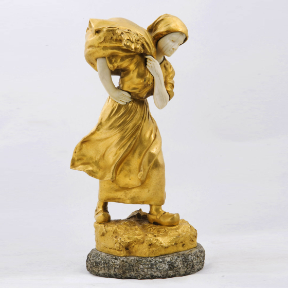 Скульптура "Возвращение из леса", Франция, 1908 г., Х. Коссовски Скульптура "Возвращение из леса", Франция, 1908 г., Х. Коссовски