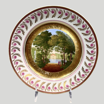 ​Тарелка с изображением дворца Марли в Петегрофе, Россия, ИФЗ, 1814-1820-е гг.