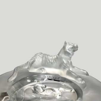 ​Пепельница с тигром, Франция, фирма "Lalique", XXI век