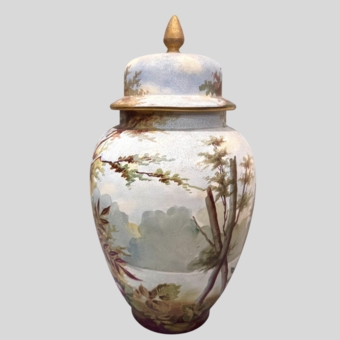 ​Ваза с крышкой, Германия, мануфактура "Royal Bohn", XIX век