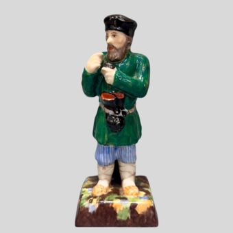 Скульптура "Мужичок", Россия, фабрика Сафронова А.Т., 1830-е гг.