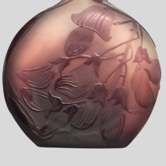 ​Ваза с декором в виде ветки глицинии, Франция, фирма "Галле", 1904-1914 гг.