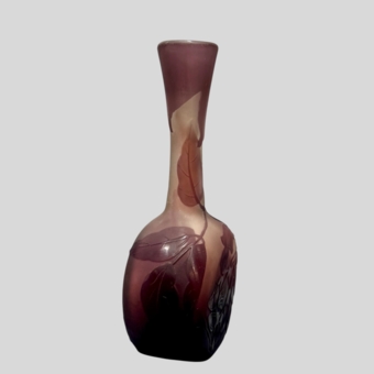 ​Ваза с декором в виде ветки глицинии, Франция, фирма "Галле", 1904-1914 гг.