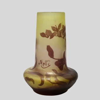 ​Ваза с изображением морских лилий, Франция, фирма "Галле", 1900-е гг.