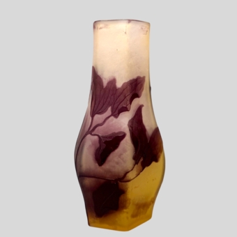 ​Ваза "Клематисы", Франция, фирма "Галле", 1900-1914 гг.