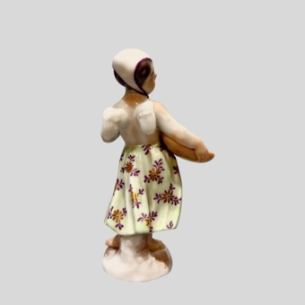 Пять скульптур из серии "Переодетые Амуры", Германия, мануфактура "Мейсен", XX век, Кендлер И.И.