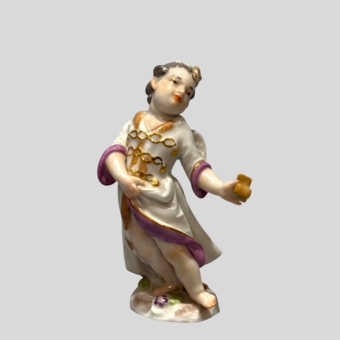 Пять скульптур из серии "Переодетые Амуры", Германия, мануфактура "Мейсен", XX век, Кендлер И.И.