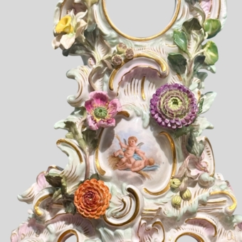 ​Подчасник с амуром, Германия, мануфактура "Мейсен", XIX век