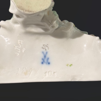 ​Подчасник с амуром, Германия, мануфактура "Мейсен", XIX век