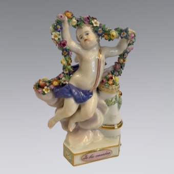 Скульптура «Амур с венком», Германия, мануфактура «Мейсен», XIX век, М.-В. Асье