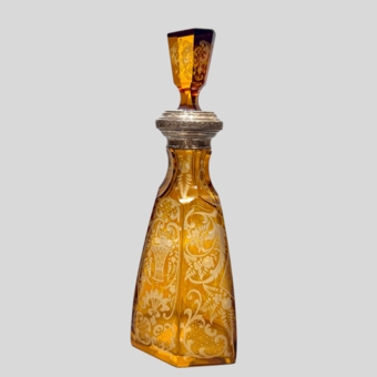 Шестригранный графин янтарного цвета, Западная Европа, XIX век