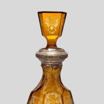 Шестригранный графин янтарного цвета, Западная Европа, XIX век