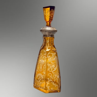 Шестригранный графин янтарного цвета, Западная Европа, XIX век