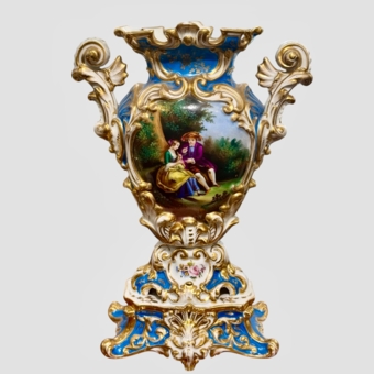 ​Ваза декоративная с галантной сценой в парке, Западная Европа, XIX век